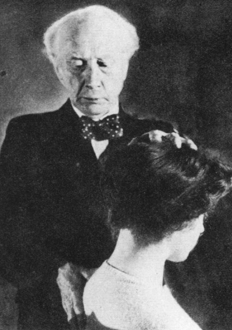 FM Alexander munka közben